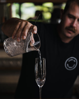 Jeremy pours the French 75